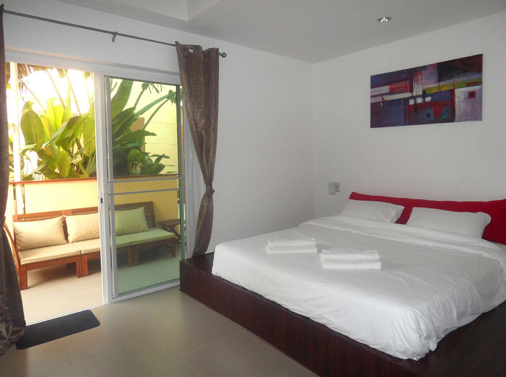 Gp Rooms Pool Guesthouse Патая Екстериор снимка
